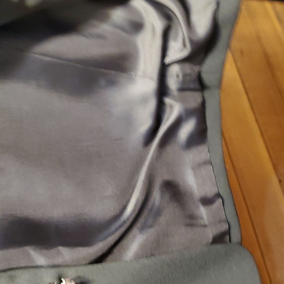 Ann Taylor cropped blazer. - Picture 4 of 6